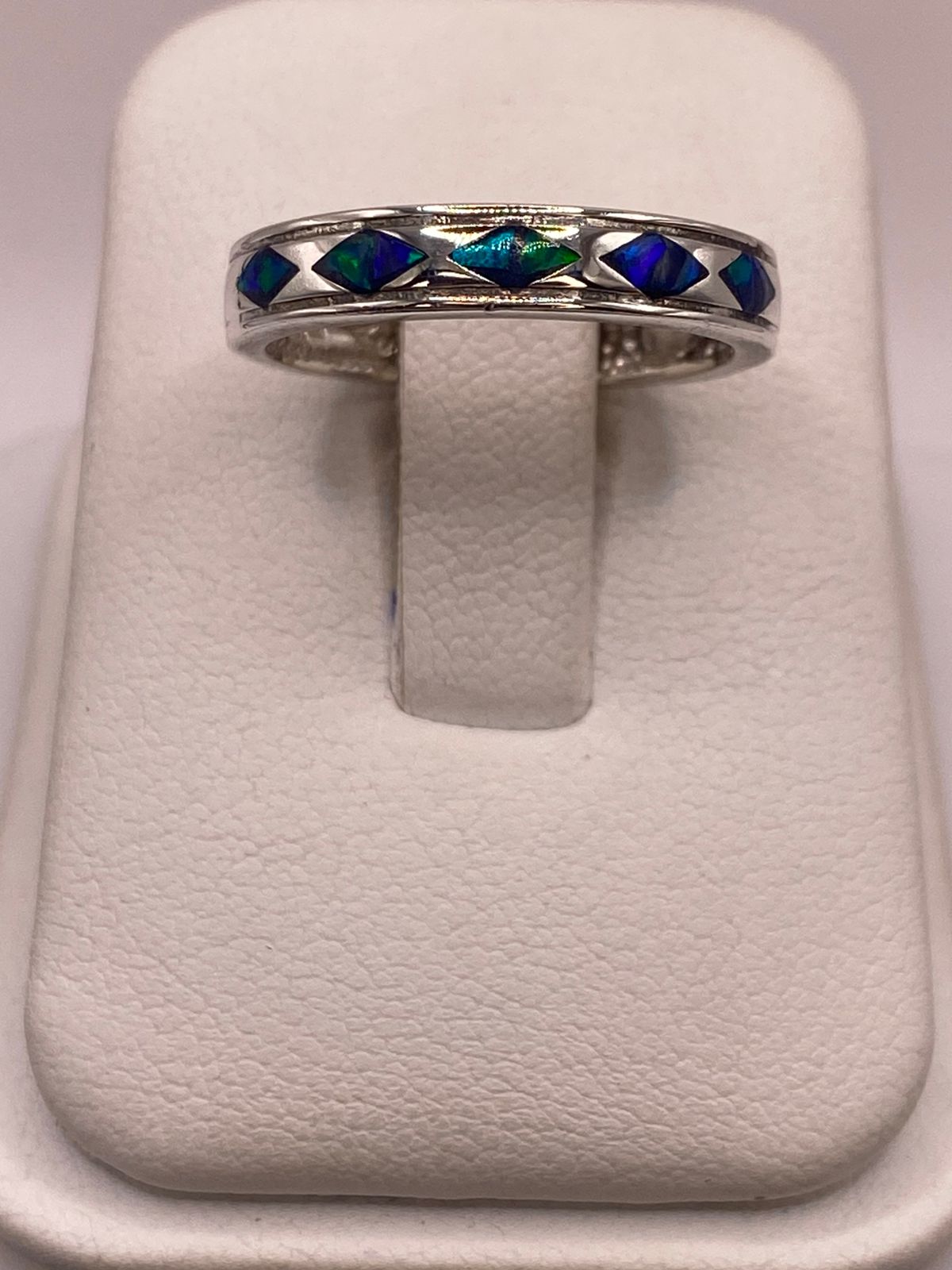 Anillo de Plata Ley 950 con Ópalo Multicolor en Figuras de Rombo