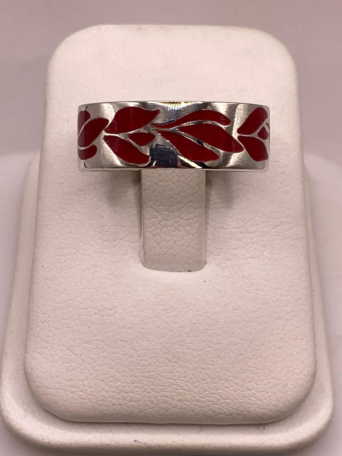Anillo de Plata .925 con Diseño de Hojas Decorativas