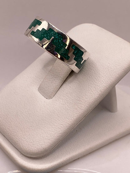 Anillo de Plata .925 con Incrustación de Malaquita – Diseño Geométrico, vista frontal