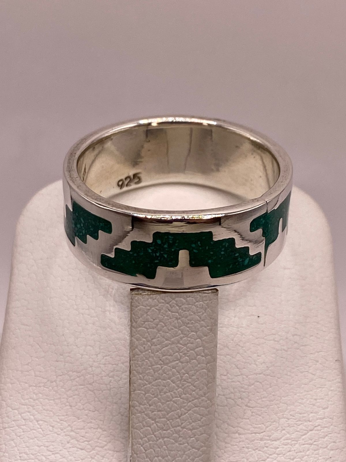 Anillo de Plata .925 con Incrustación de Malaquita – Diseño Geométrico