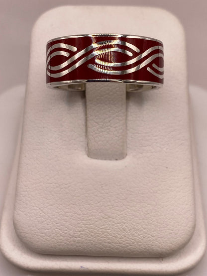 Anillo de Plata .925 con Incrustación Roja – Diseño de Ondas Elegantes, vista frontal