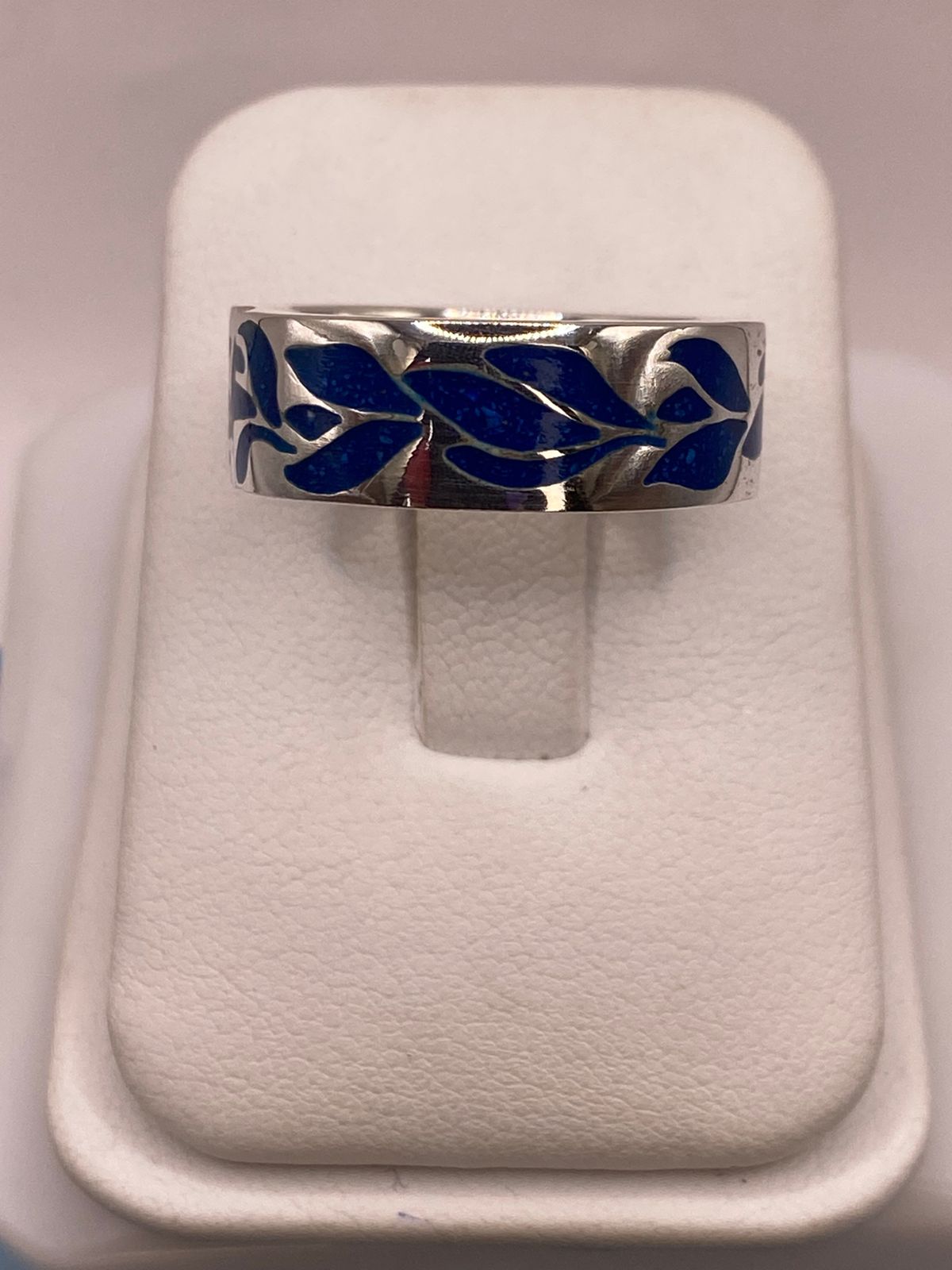 Anillo de Plata .925 con Lapislázuli y Diseño de Hojas
