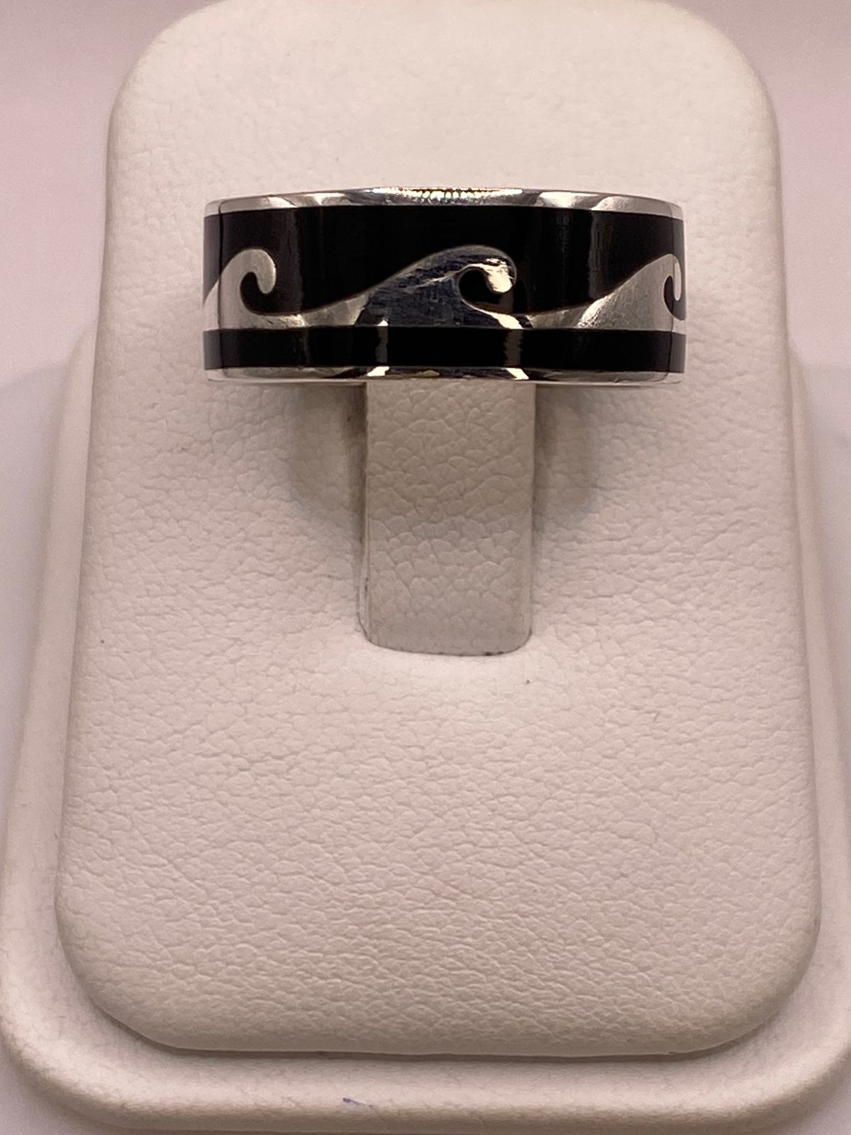 Anillo de Plata .925 con Obsidiana y Diseño de Ola
