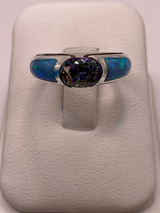 💎 Anillo de Plata .950 con Ópalo de Fuego y Zirconia Multicolor Diseño Elegante — ángulo diagonal