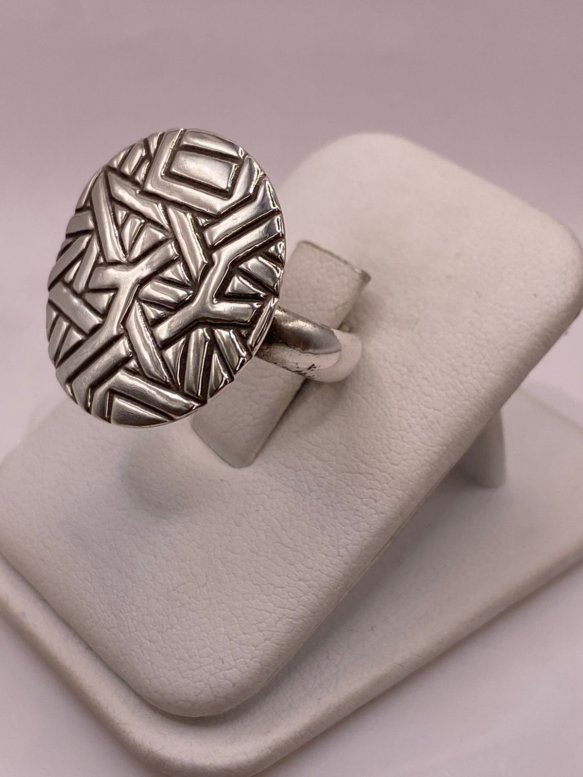 Anillo Redondo Grabado de Plata Ley .925