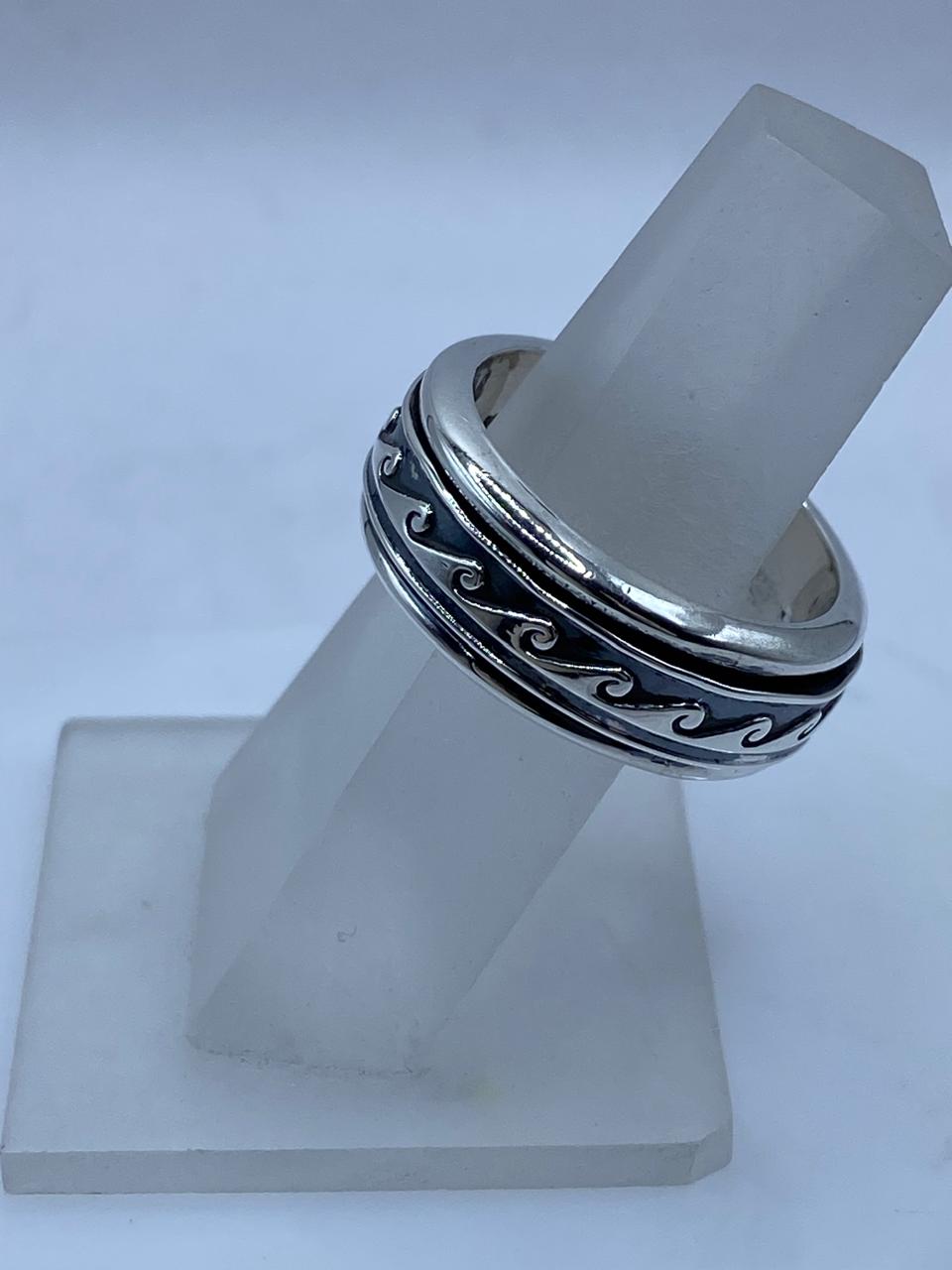 🌊 Anillo Spinner Olas Estilizadas en Plata .925