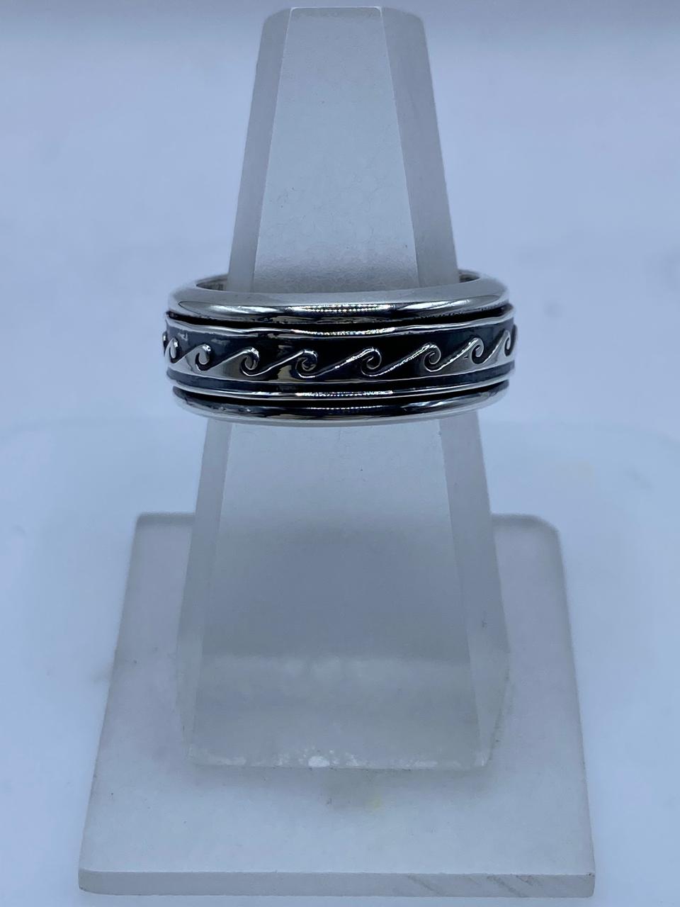 Anillo Spinner Olas Estilizadas en Plata .925, vista lateral