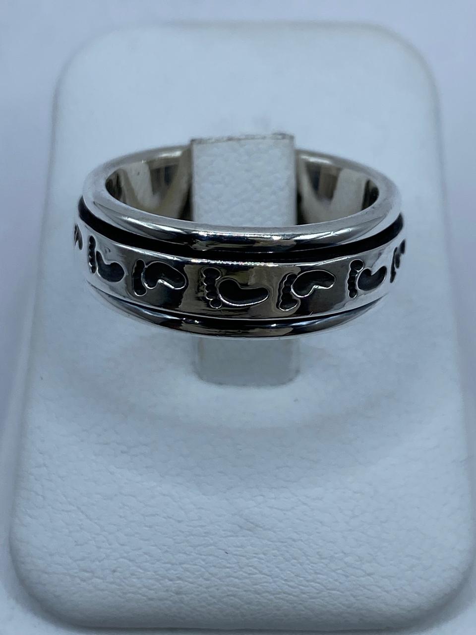 Anillo Spinner de Plata .925 con Diseño de Huellas