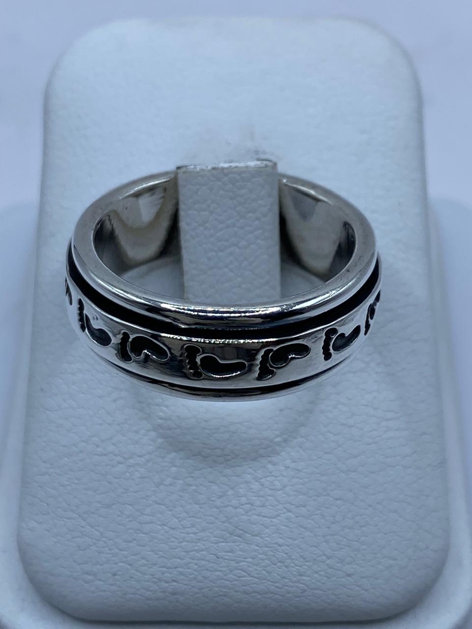 Anillo Spinner de Plata .925 con Diseño de Huellas