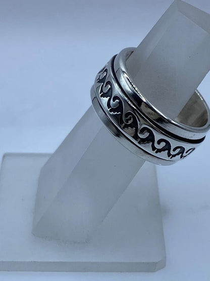 Anillo Spinner de Plata .925 con Diseño de Olas — vista lateral