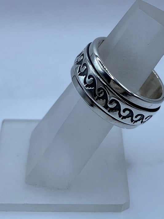 Anillo Spinner de Plata .925 con Diseño de Olas