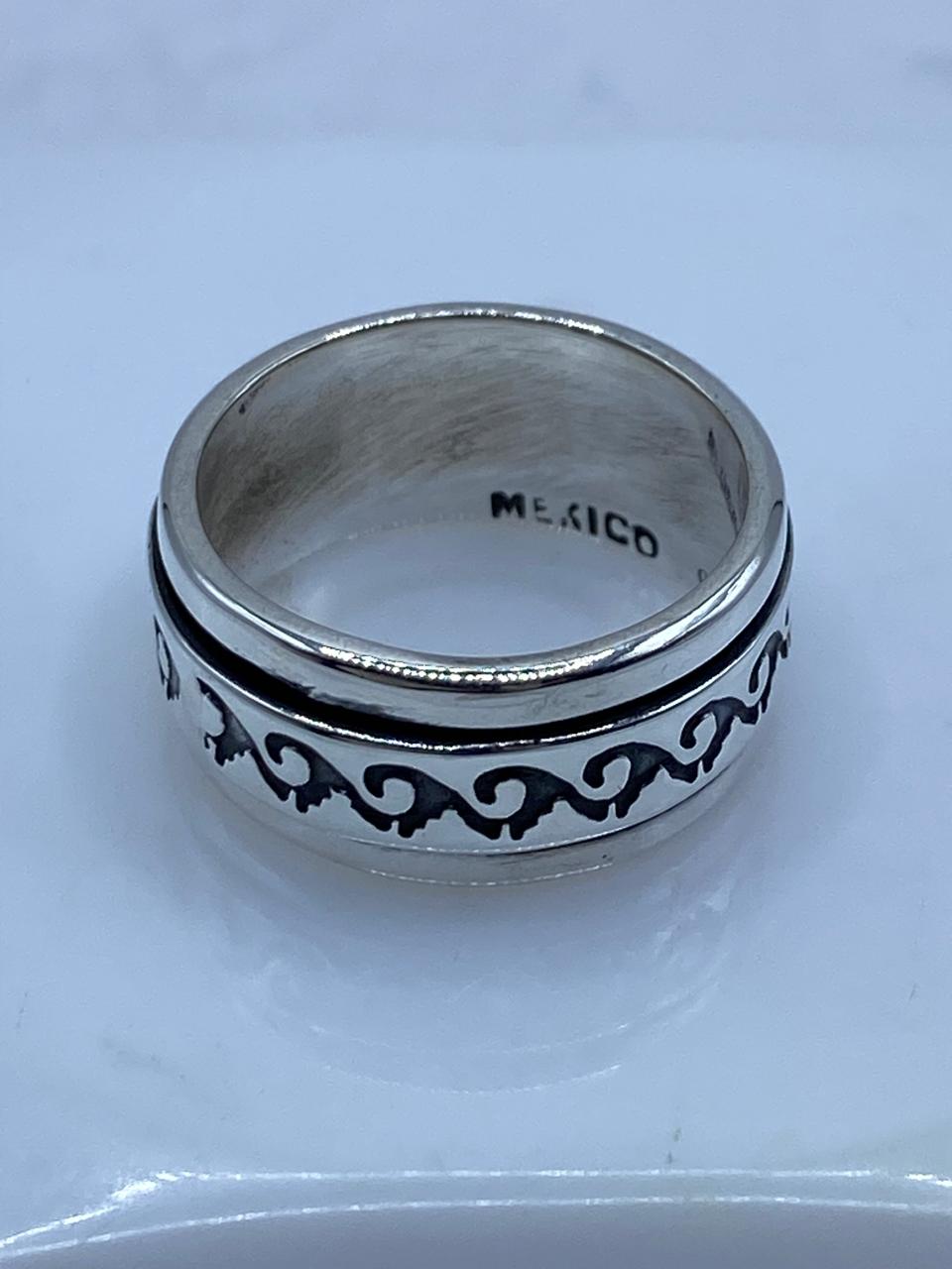 Anillo Spinner de Plata .925 con Diseño de Olas