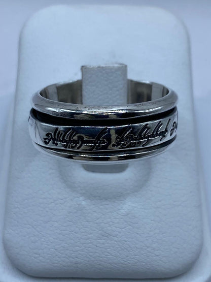 Anillo Spinner de Plata .925 con Inscripción Estilo Élfico, vista lateral