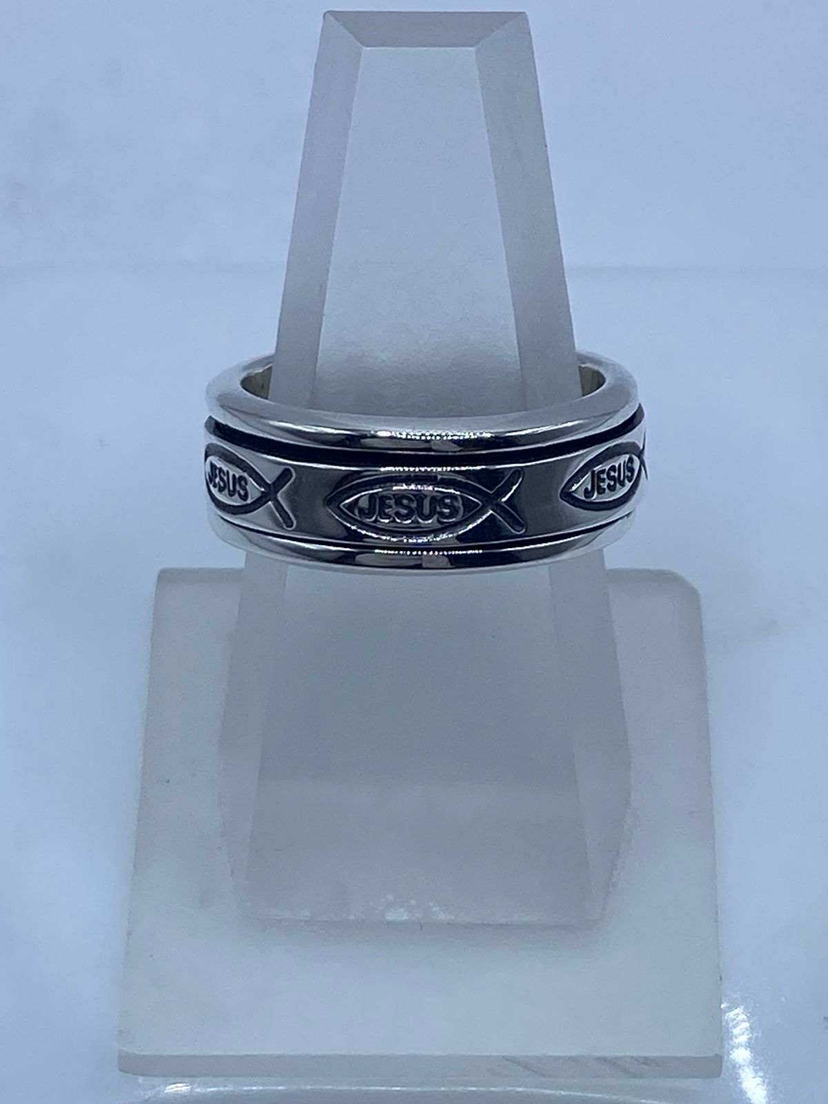 Anillo Spinner de Plata .925 “jesús” con Símbolo Ichthys — vista lateral