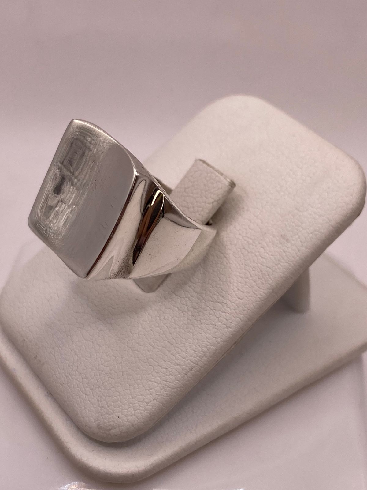 Anillo Tipo Sello Cuadrado Liso en Plata .925