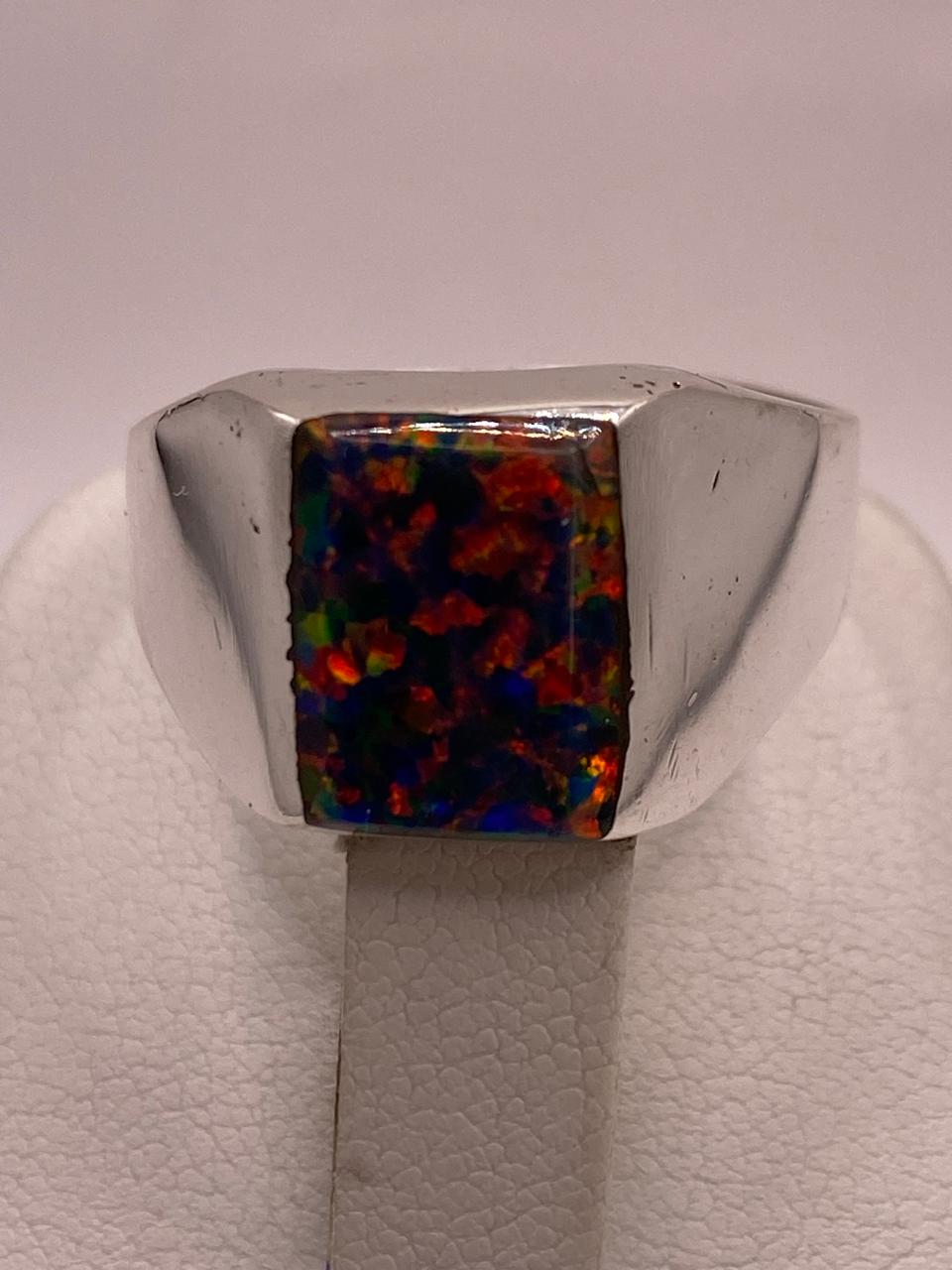 Anillo Tipo Sello con Ópalo de Fuego en Plata .925
