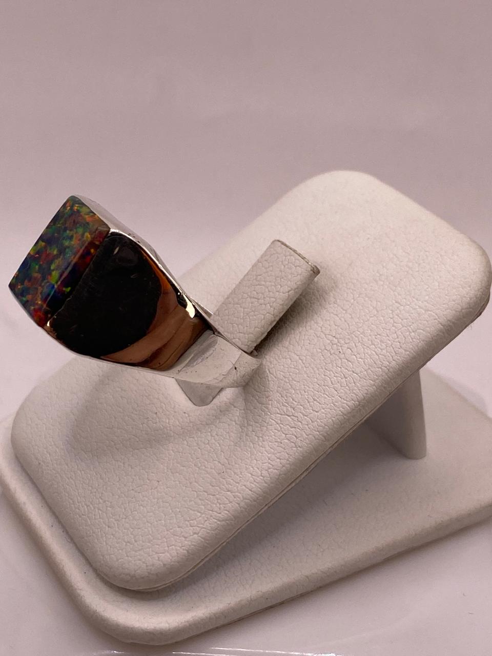 Anillo Tipo Sello con Ópalo de Fuego en Plata .925