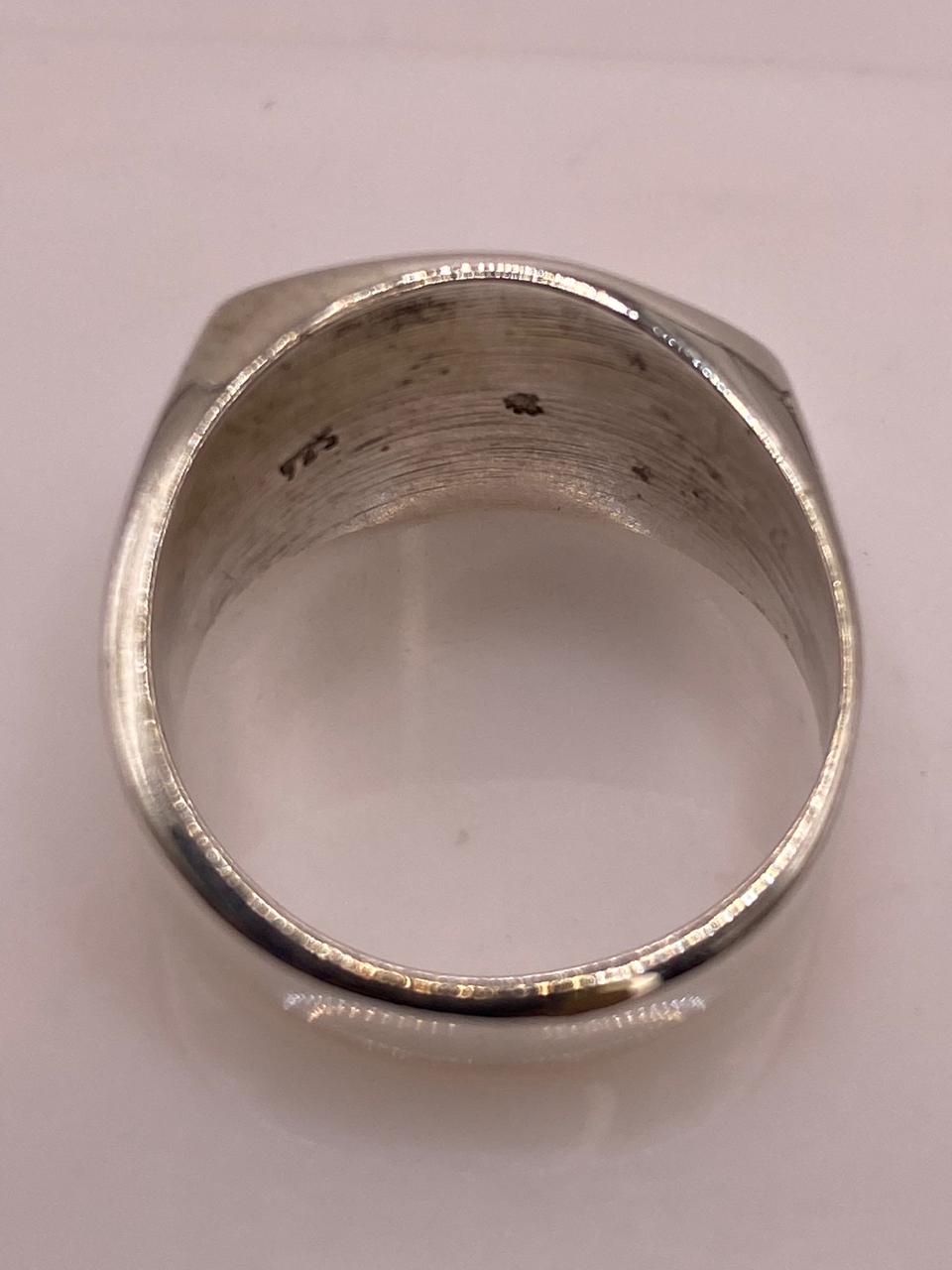 Anillo Tipo Sello Ovalado Liso en Plata .925