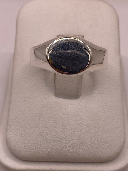 Anillo Tipo Sello Redondo Liso en Plata .925, vista frontal
