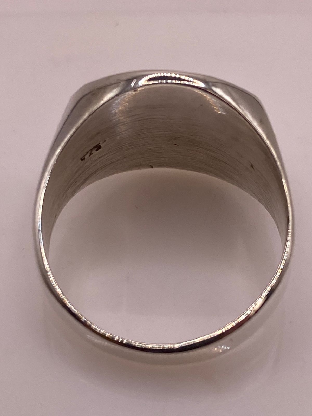 Anillo Tipo Sello Redondo en Plata .925