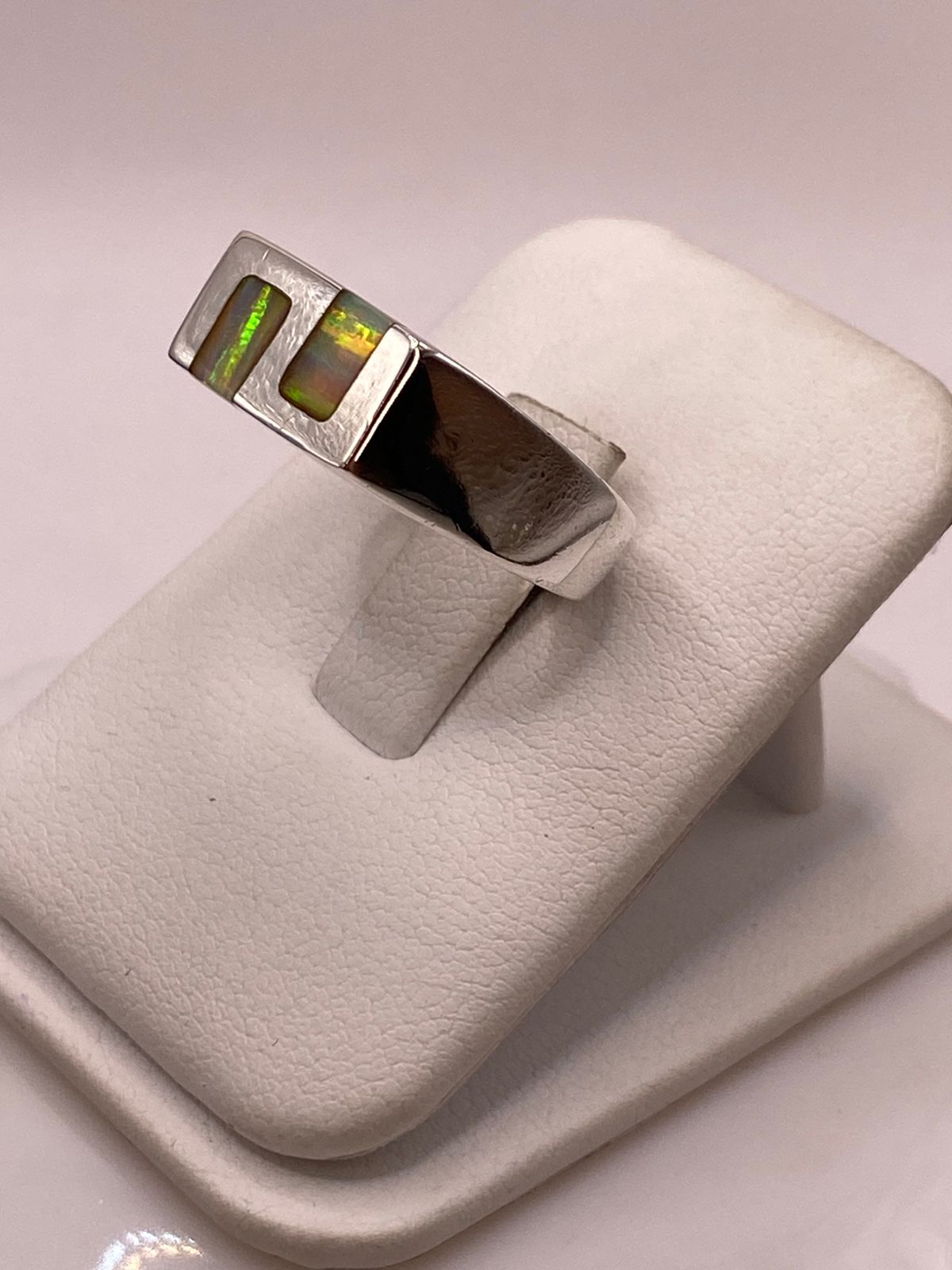 Anillo Tipo Sello en Plata Ley 925 con Ópalo de Fuego