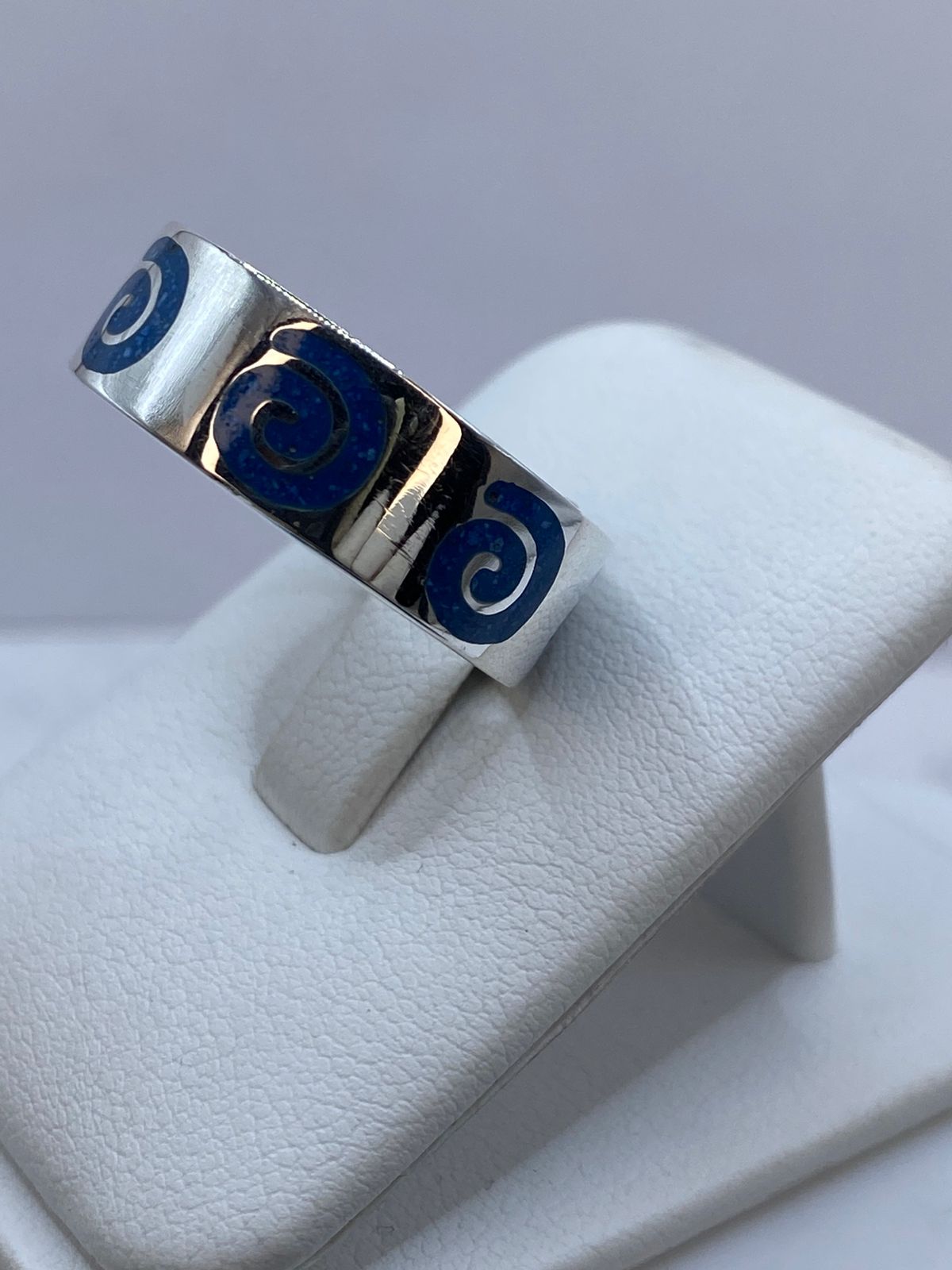 Anillo Turquesa con Espirales Caladas en Plata .925