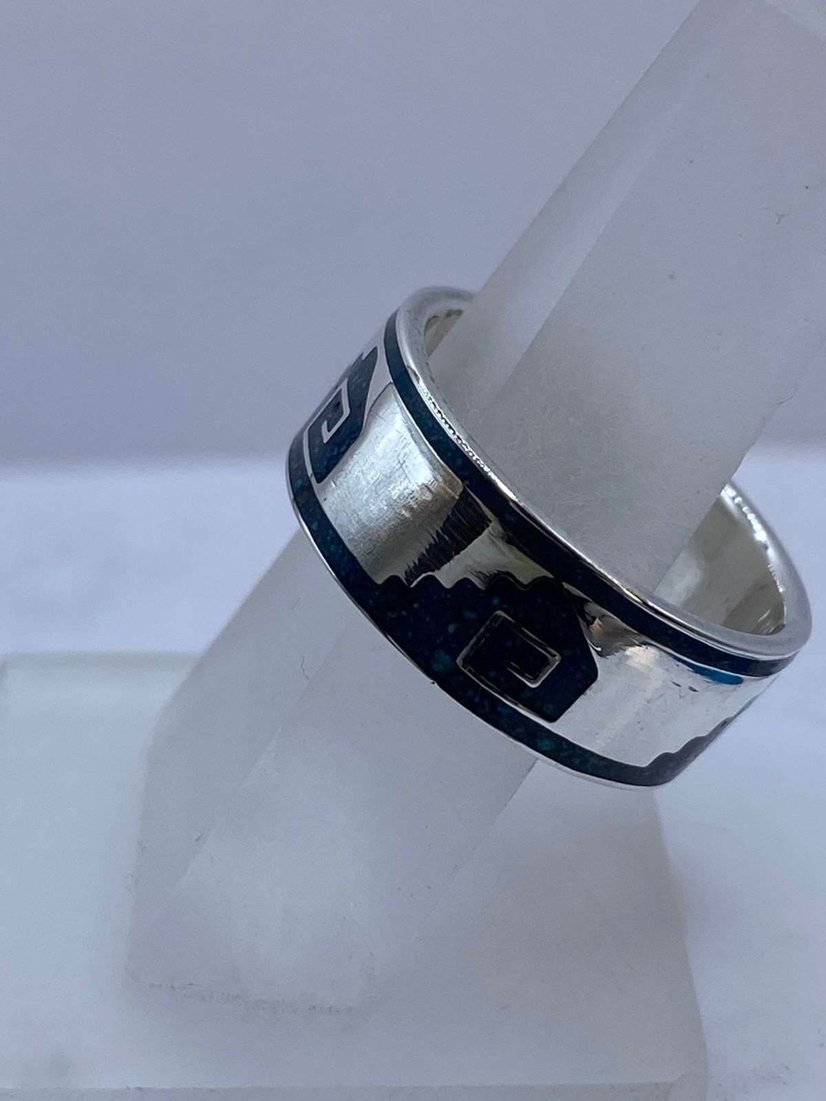 Anillo de Turquesa en Plata .925 – Elegancia Contemporánea