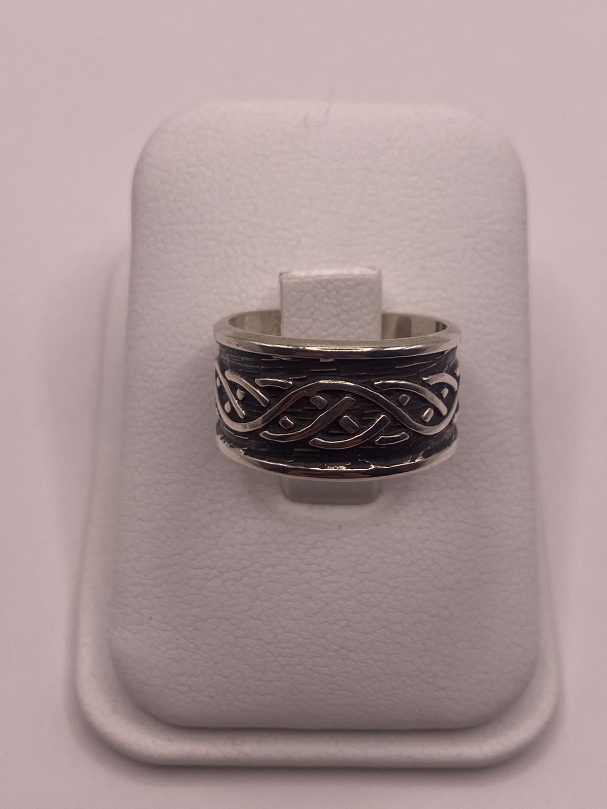 Anillo de Plata Ley 925 con Diseño Trenzado