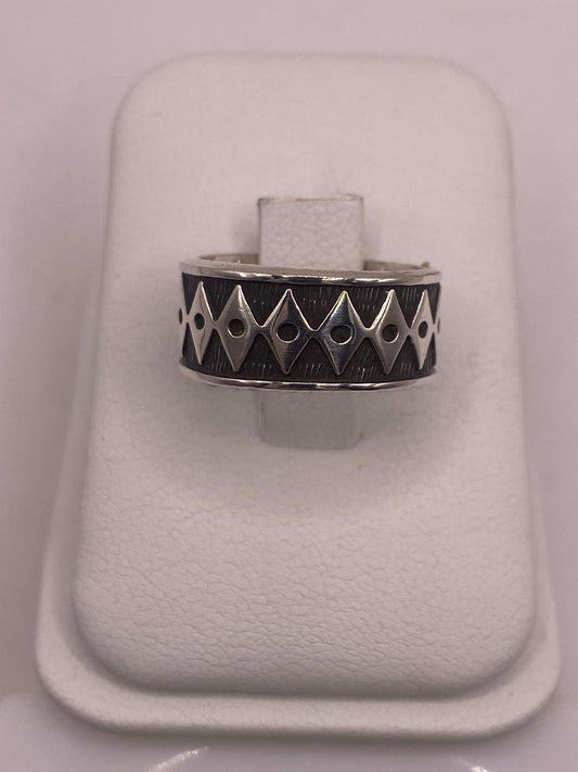 Anillo Geométrico de Plata 925  con Acabado Oxidado