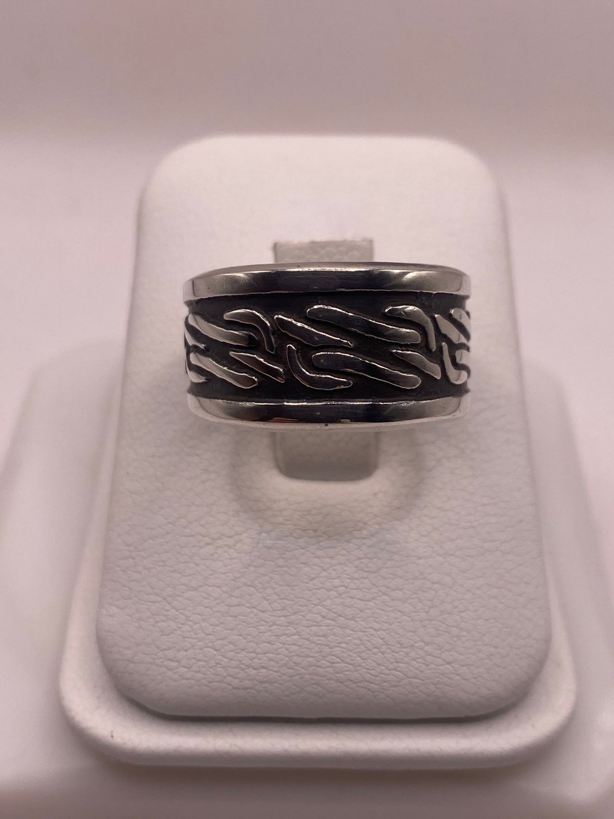 Anillo Giratorio de Plata 925 con Diseño Orgánico Texturizado