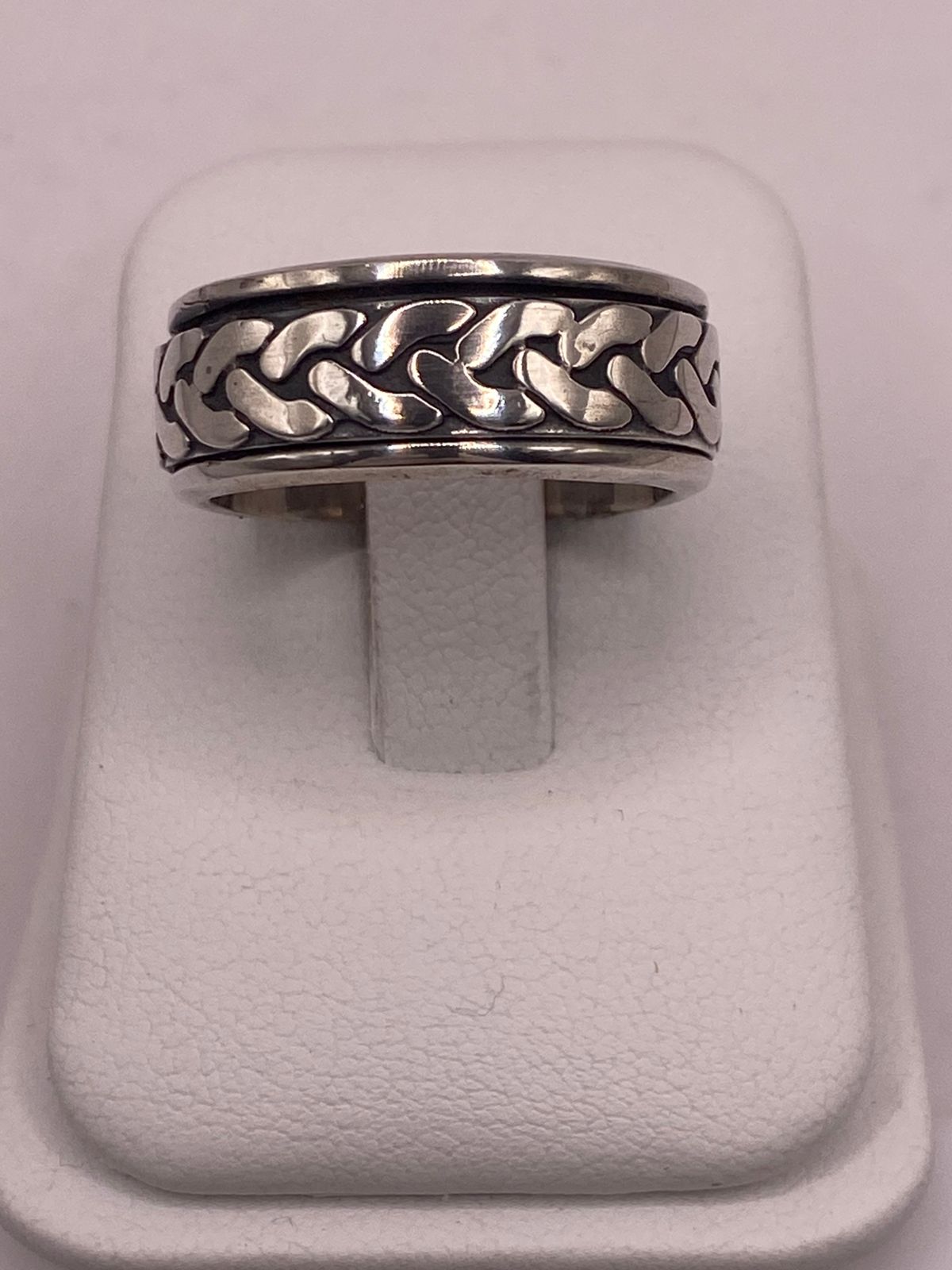 Anillo Giratorio de Plata 925  con Diseño de Eslabones Entrelazados y Acabado Oscuro