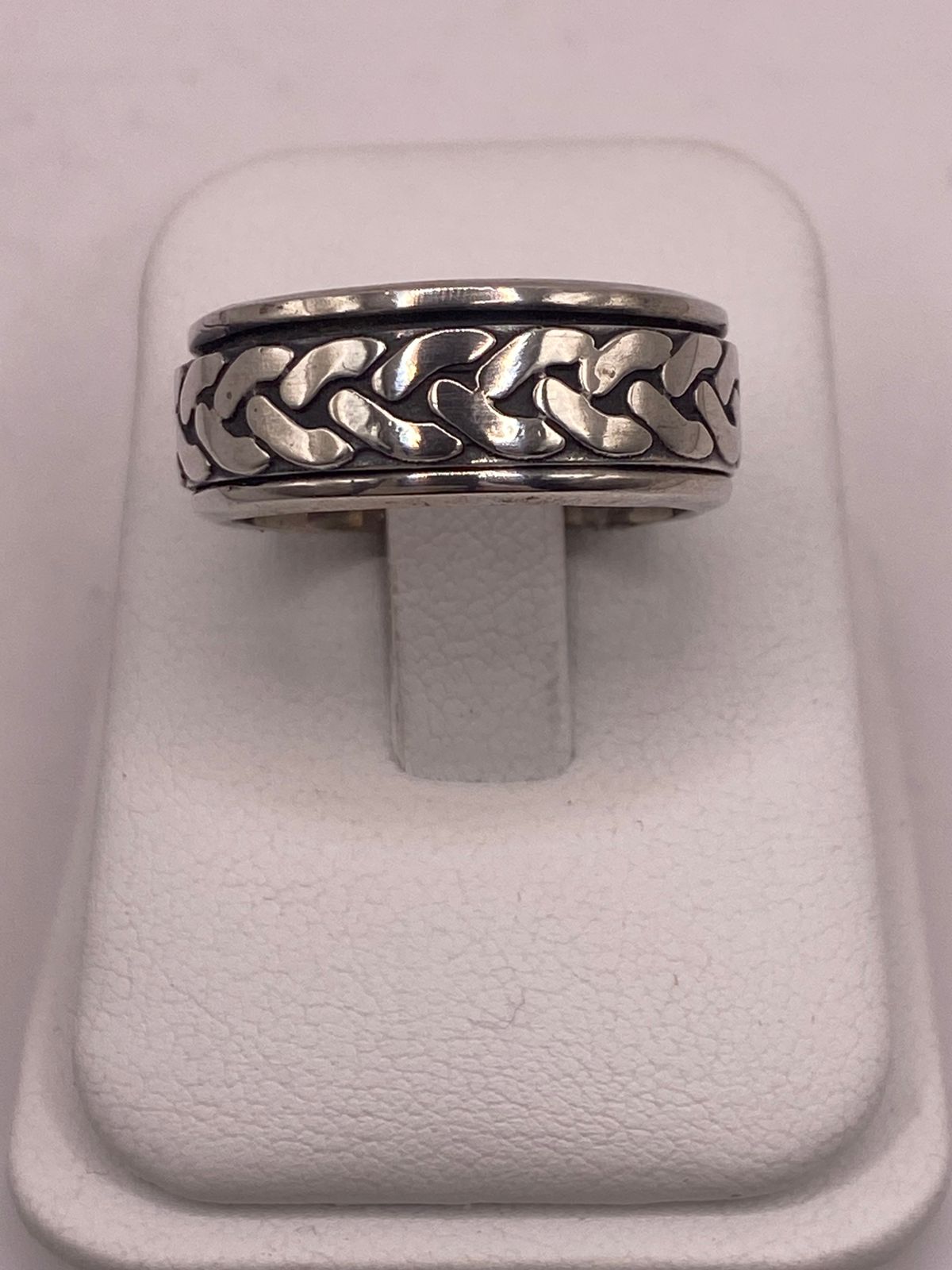 Anillo Giratorio de Plata 925  con Diseño de Eslabones Entrelazados y Acabado Oscuro