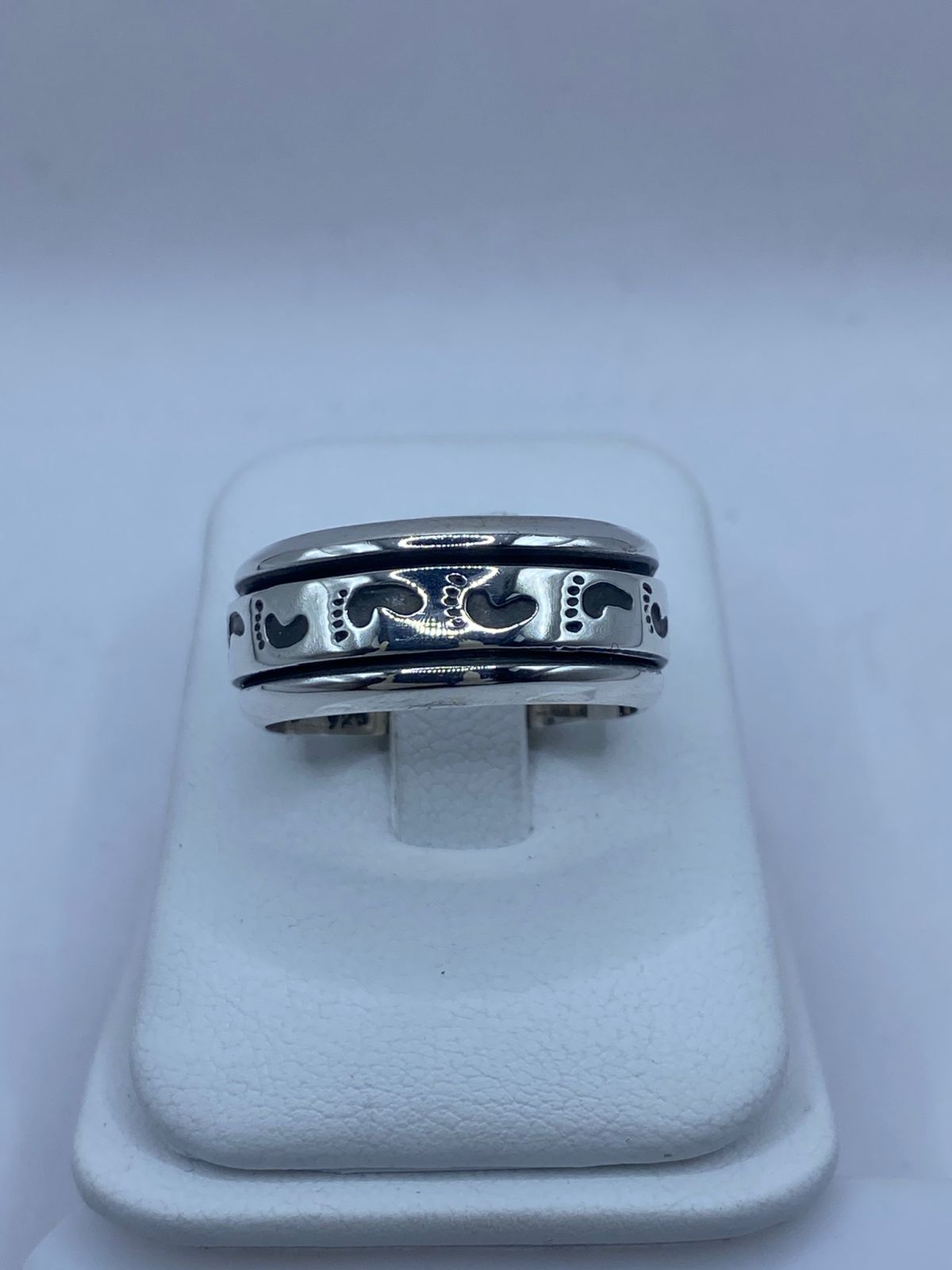 👣 Anillo Giratorio de Plata 925 con Huellas Grabadas