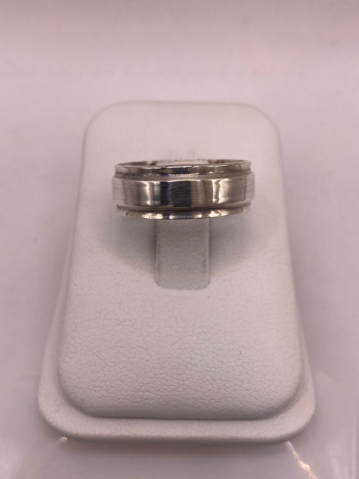 Anillo Liso de Plata 925  con Acabado Pulido y Diseño Clásico