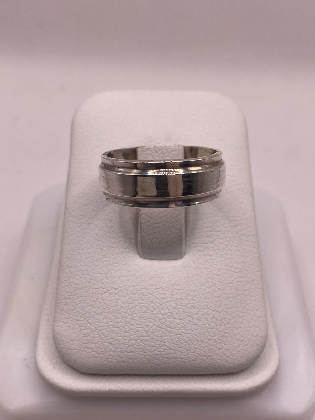 Anillo Liso de Plata 925  con Acabado Pulido y Diseño Clásico