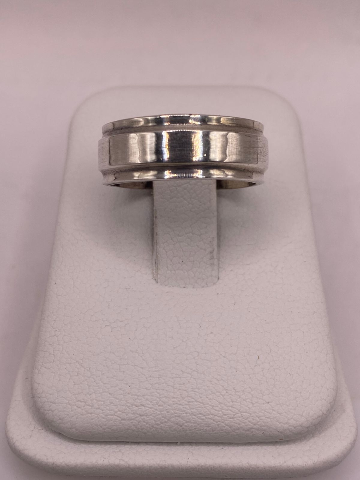 Anillo Liso de Plata 925  con Acabado Pulido y Diseño Clásico