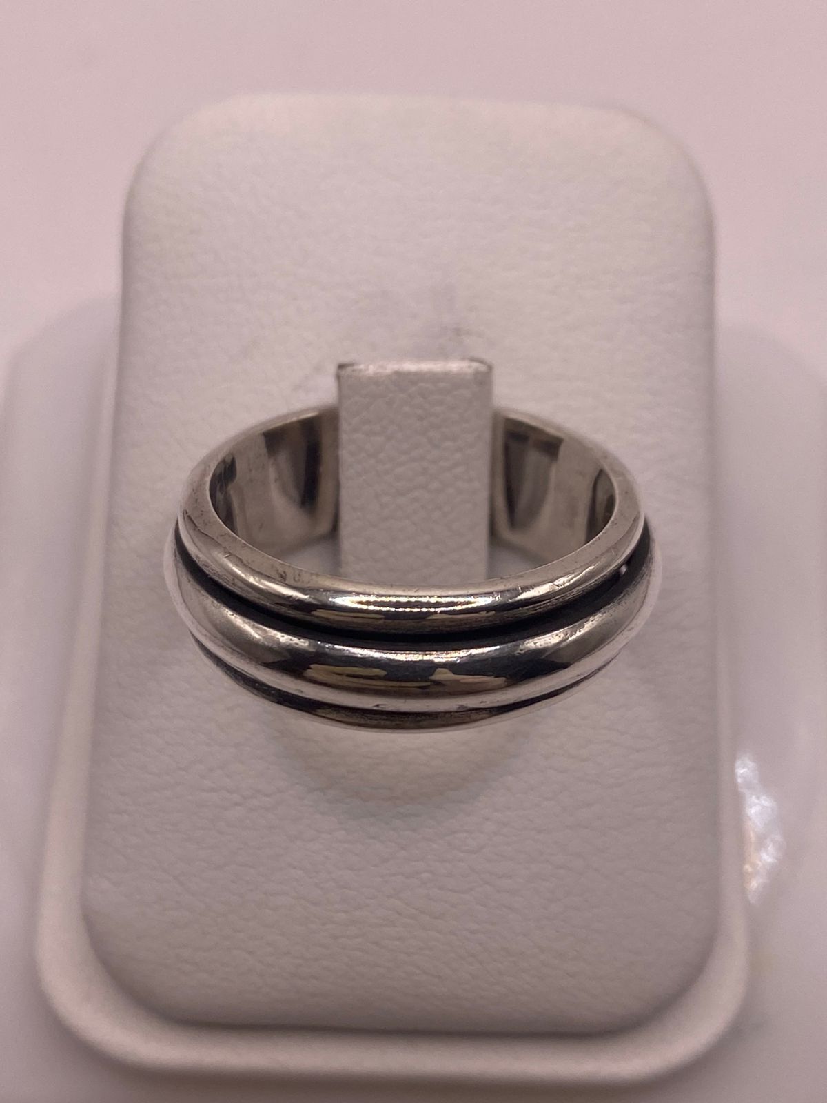Anillo Liso de Plata 925 con Banda Central Oscura