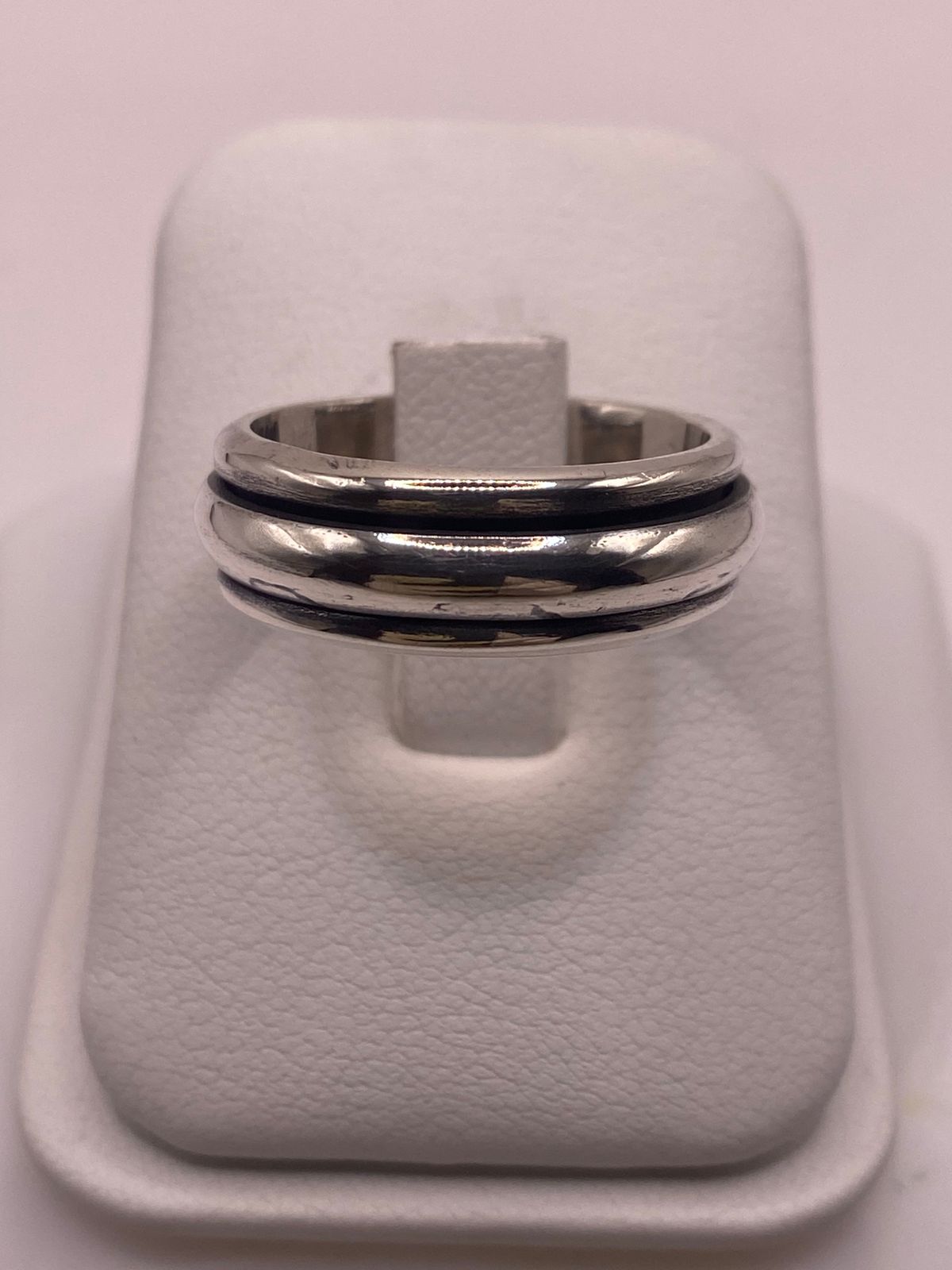 Anillo Liso de Plata 925 con Banda Central Oscura