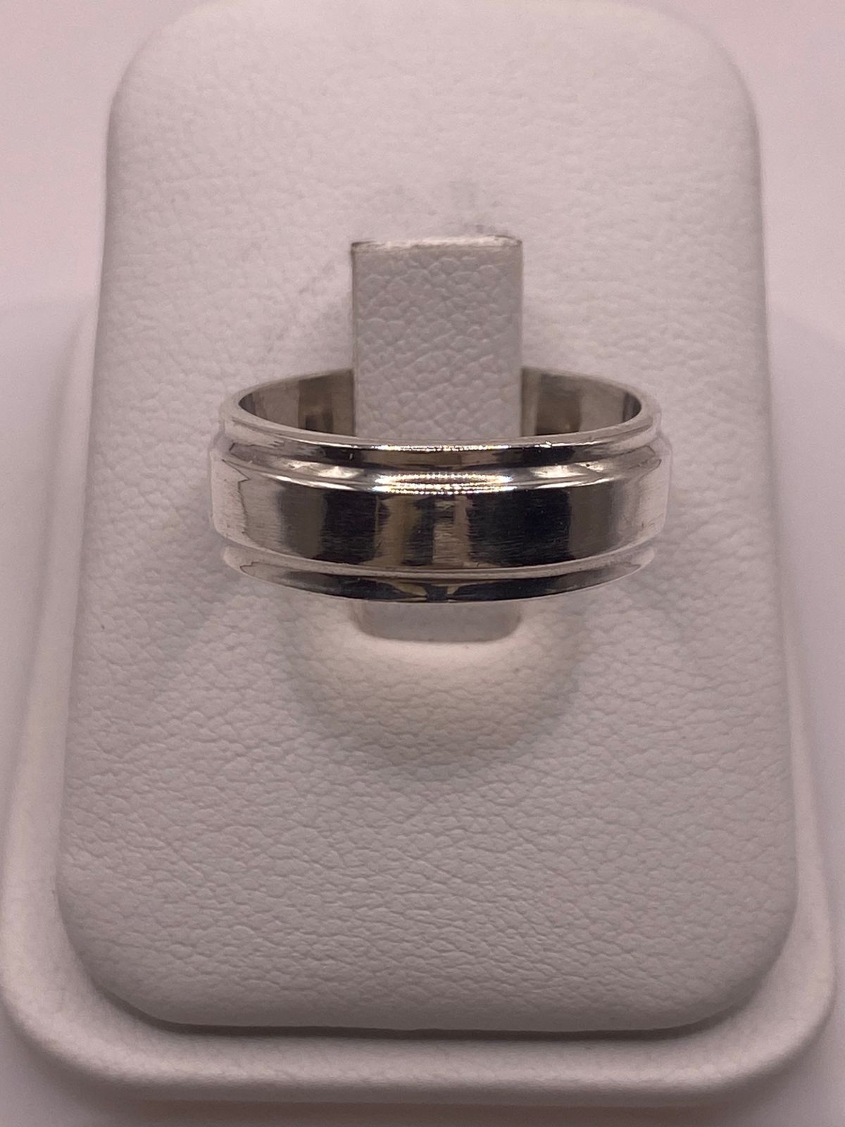 Anillo Liso de Plata 925 con Detalle Central