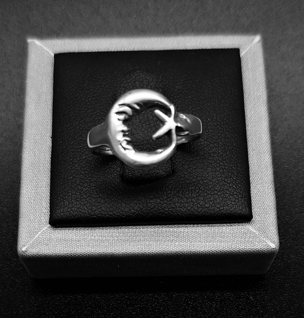 ANILLO LUNA CRECIENTE  EN PLATA LEY 925