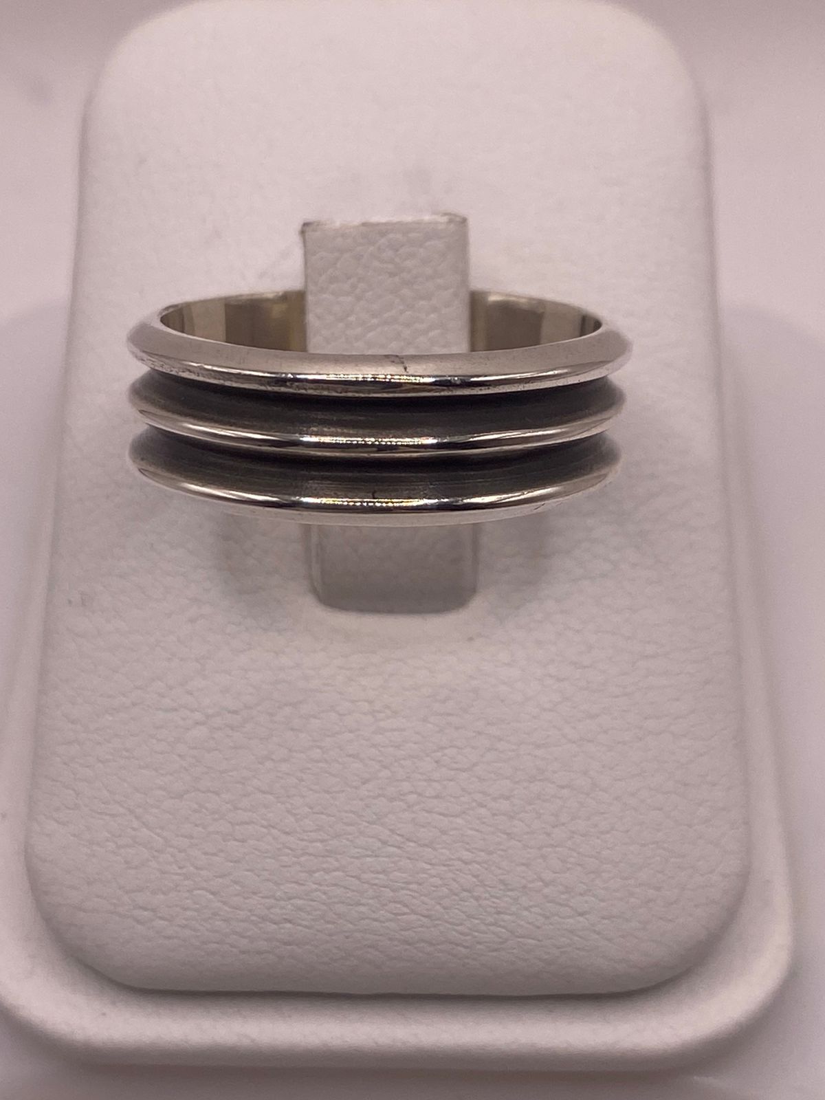 Anillo de Banda Ancha de Plata 925 con Diseño Acanalado y Acabado Oxidado