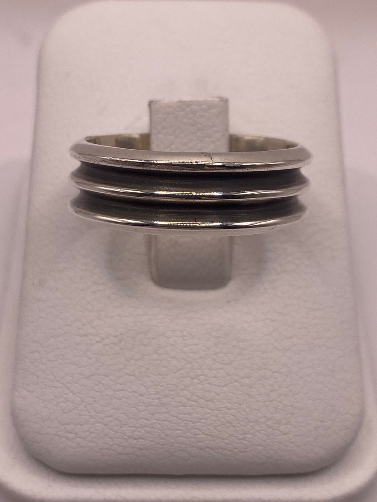 Anillo de Banda Ancha de Plata 925 con Diseño Acanalado y Acabado Oxidado