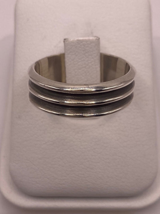 Anillo de Banda Ancha de Plata 925 con Diseño Acanalado y Acabado Oxidado