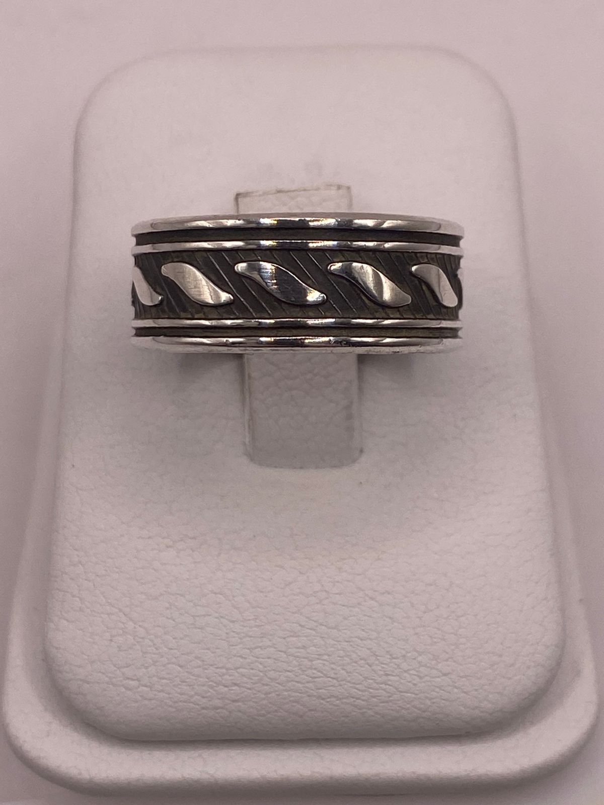 Anillo de Banda de Plata 925 Esterlina con Motivo Trenzado Grabado