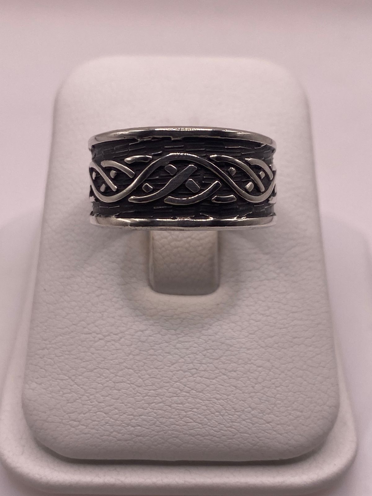 Anillo de Plata 925 Esterlina  con Trenzado Infinito