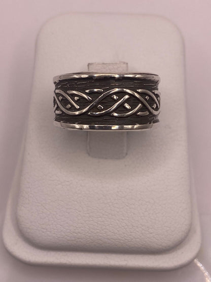 Anillo de Plata 925 Estilo Celta Trenzado con Acabado Oxidado, vista lateral