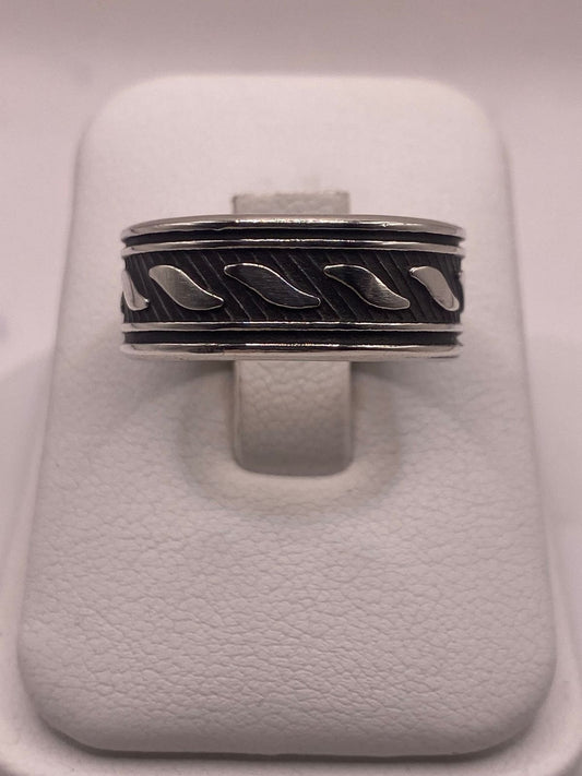 Anillo de Plata 925 con Banda Texturizada en Diagonal y Detalles Pulidos