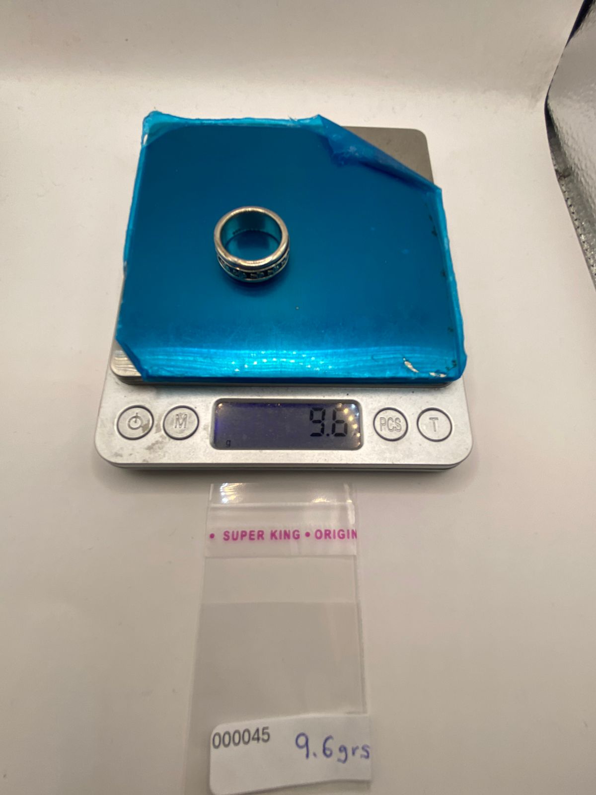 Anillo de Plata 925 con Cruces Grabadas y Acabado Oxidado