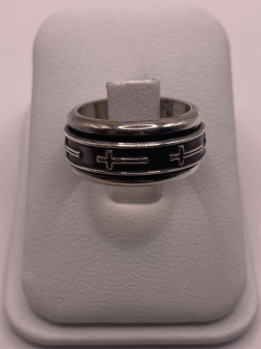 Anillo de Plata 925 con Cruces Grabadas y Diseño Sobrio