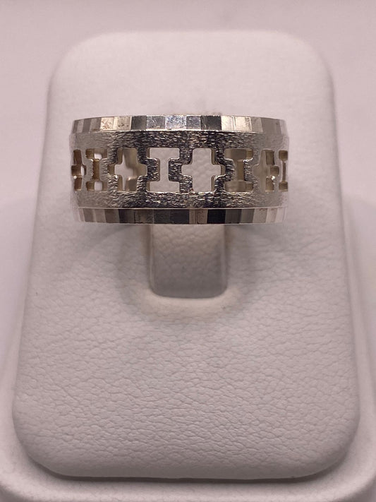 Anillo de Plata 925  con Diseño Calado de Cruces